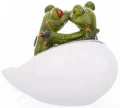 Figurka dekoracyjna żaba żabki para na kanapie całująca 12,5x14,5x15 162135
