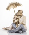 Figurka para zakochanych pod parasolem kolekcja family 15x16x12 134133