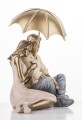 Figurka para zakochanych pod parasolem kolekcja family 15x16x12 134133