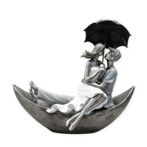 Figurka para z parasolem na łódce family złota 17,5 cm 184165